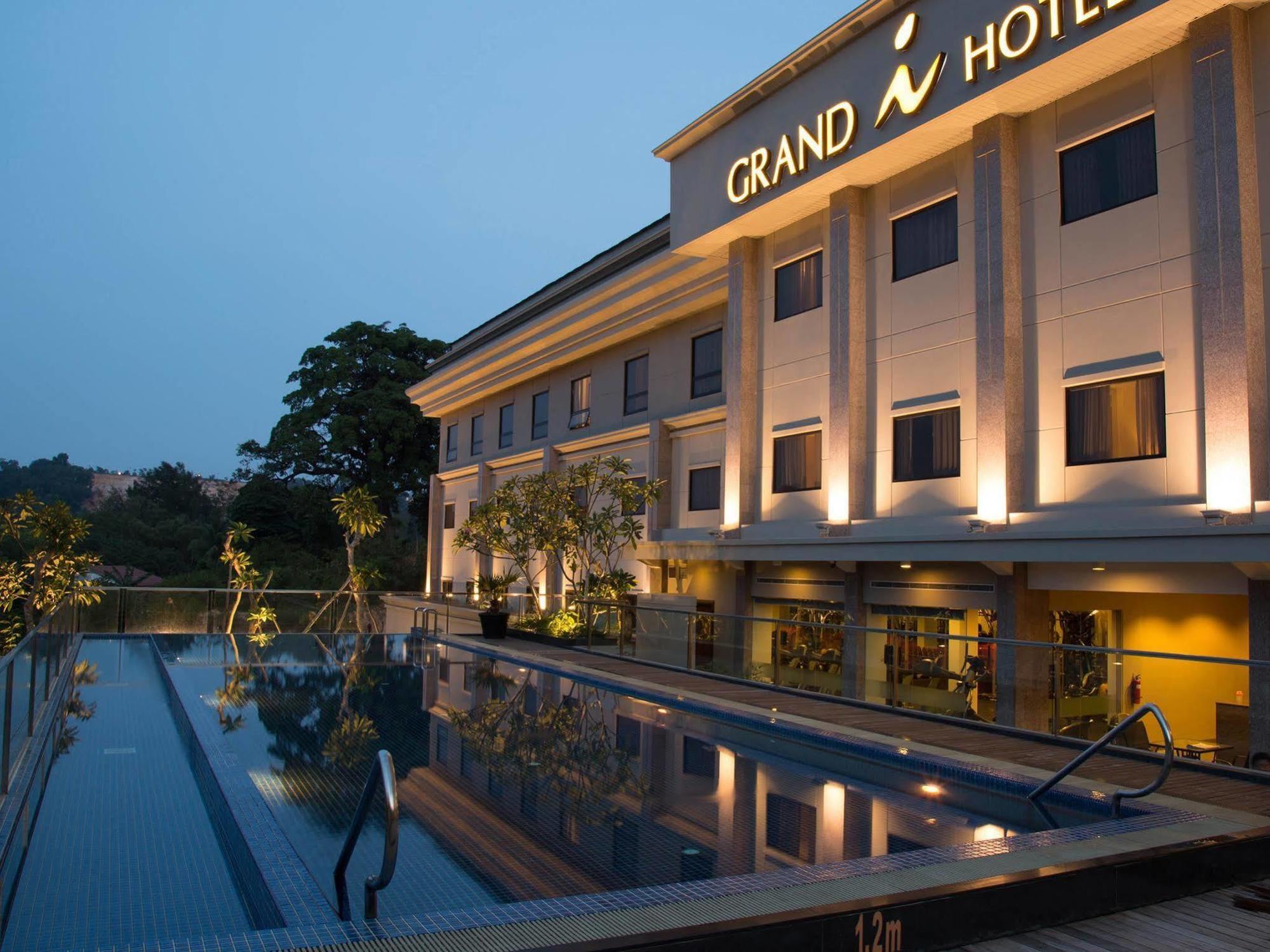 I Hotel Batam Nagoya Exterior foto